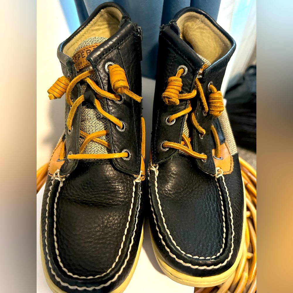 Women’s Leather Sperry Chukka Boots